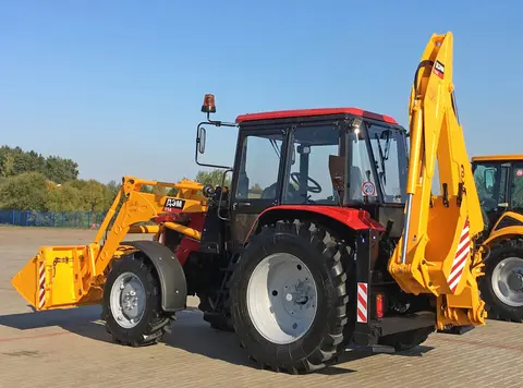 Экскаватор-погрузчик ДЭМ-114