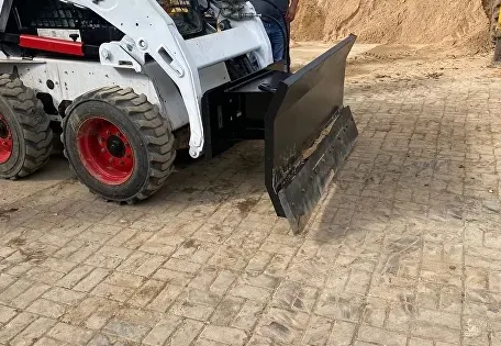 Отвал гидроповоротный 2000 мм для мини-погрузчика МКСМ-800, ANT-1000, LOCUST